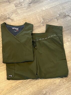 Grey's Anatomy Olive Green Women's Scrub Set